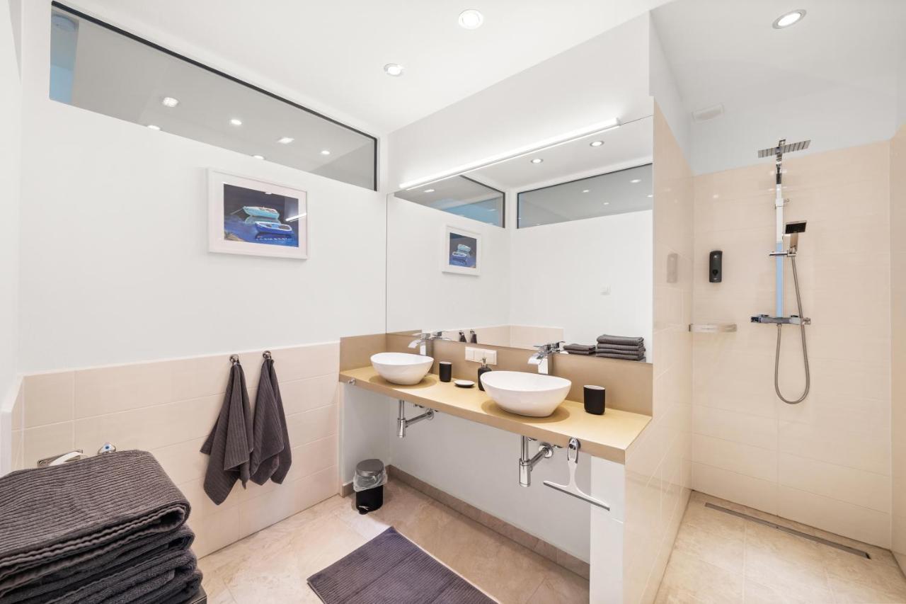 Apartment Near Volksoper - Modern, Big, Central, Cosy Wina Bagian luar foto