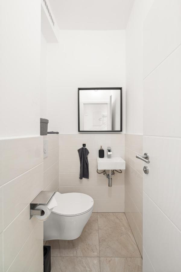 Apartment Near Volksoper - Modern, Big, Central, Cosy Wina Bagian luar foto